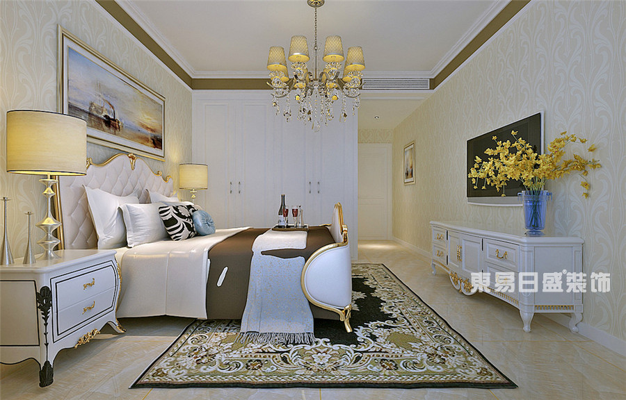 整个卧室用现代简约的手法通过现代的材料及工艺重新演绎，营造欧式传承的浪漫、休闲、华丽大气的氛围。